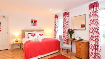 Individually decorated, individually furnished, desk, soundproofing