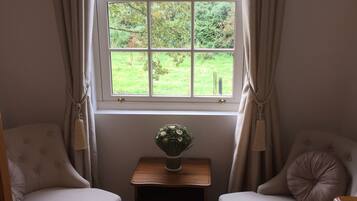 Comfort Double Room, Private Bathroom | Individually decorated, individually furnished, desk, soundproofing