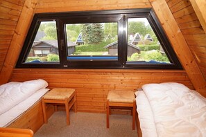 3 bedrooms, travel cot, WiFi