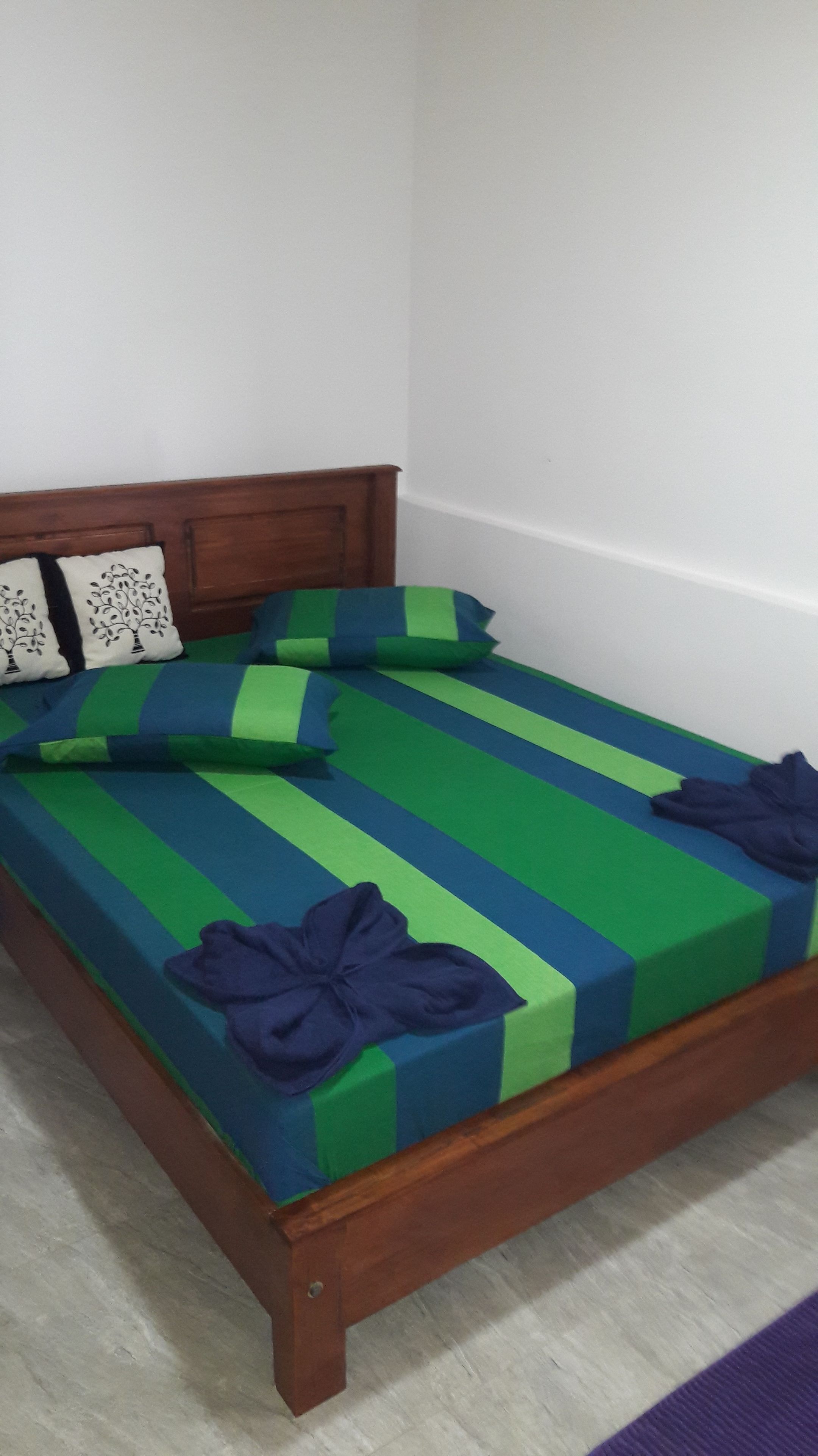 Premium bedding, desk, free wired Internet