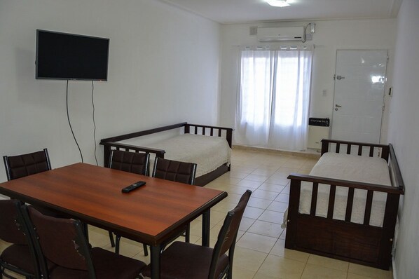 Family Apartment, 1 Bedroom, Kitchenette | In-room dining