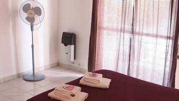 ํจ๋ฐ๋ฆฌ ์ํํธ, ์นจ์ค 1๊ฐ, ๊ฐ์ด์ฃผ๋ฐฉ | 1 ๊ฐ์ ์นจ์ค, ๋ค๋ฆฌ๋ฏธ/๋ค๋ฆฌ๋ฏธํ, ๋ฌด๋ฃ ์ ์์ฉ ์นจ๋, ๋ฌด๋ฃ ๊ฐ์ด ์นจ๋