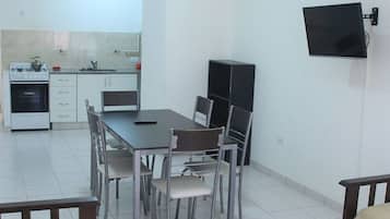 Apartemen Keluarga, 1 kamar tidur, dapur kecil | Makan di kamar