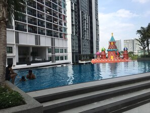 2 piscinas al aire libre