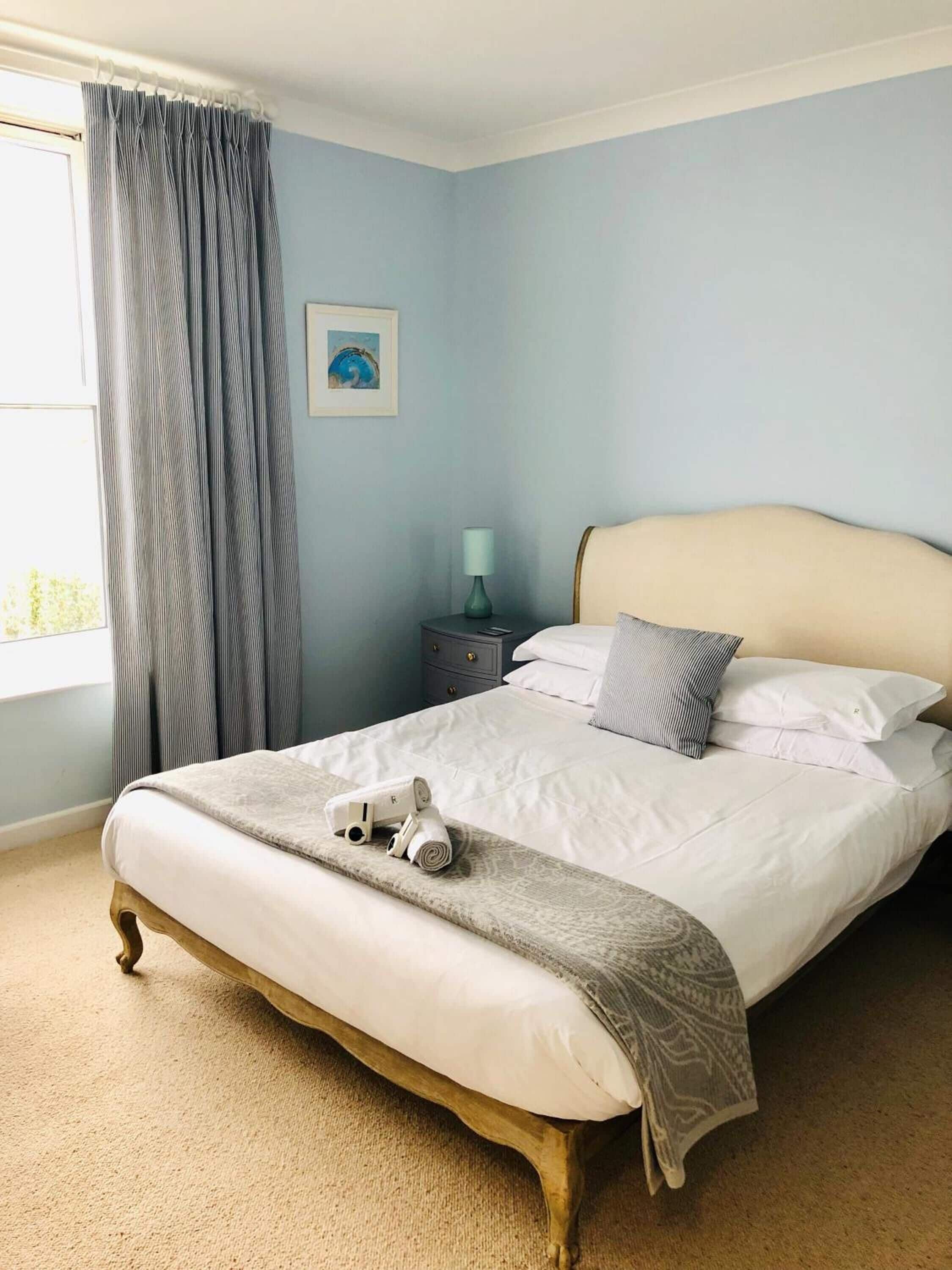 ห้องดีลักซ์ดับเบิล, วิวทะเล | เตารีด/โต๊ะรีดผ้า, อินเทอร์เน็ตแบบใช้สาย (ฟรี), ผ้าปูที่นอน