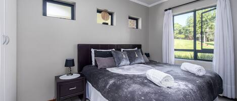 Apartamento conforto, 2 quartos | Individualmente decorados, individualmente mobiliados