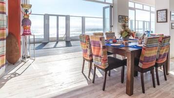 Free daily English breakfast