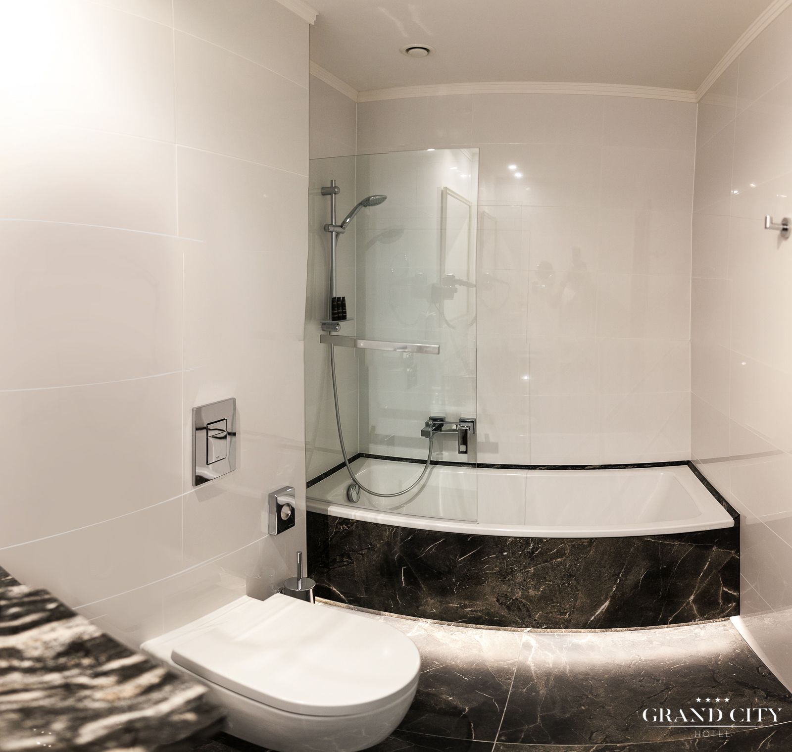 apartment | bathroom | shower, free toiletries, hair dryer, towels