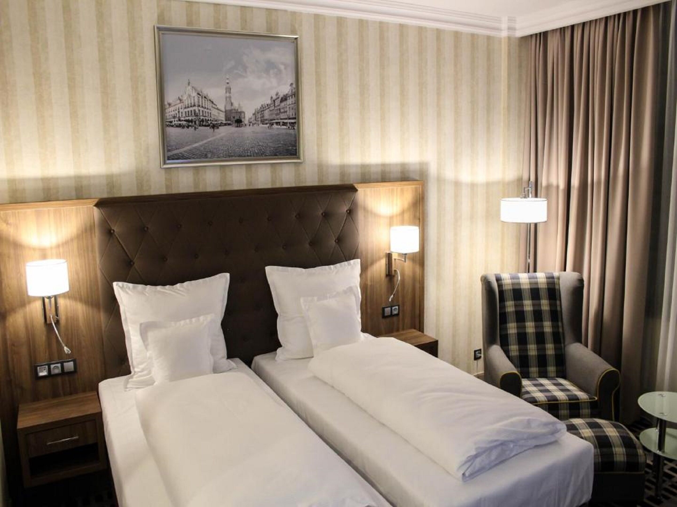 Premium bedding, in-room safe, desk, free WiFi