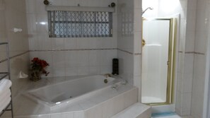 Two Bedroom Villa | Djupt badkar
