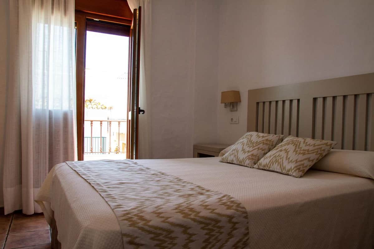 desk, soundproofing, cots/infant beds, rollaway beds