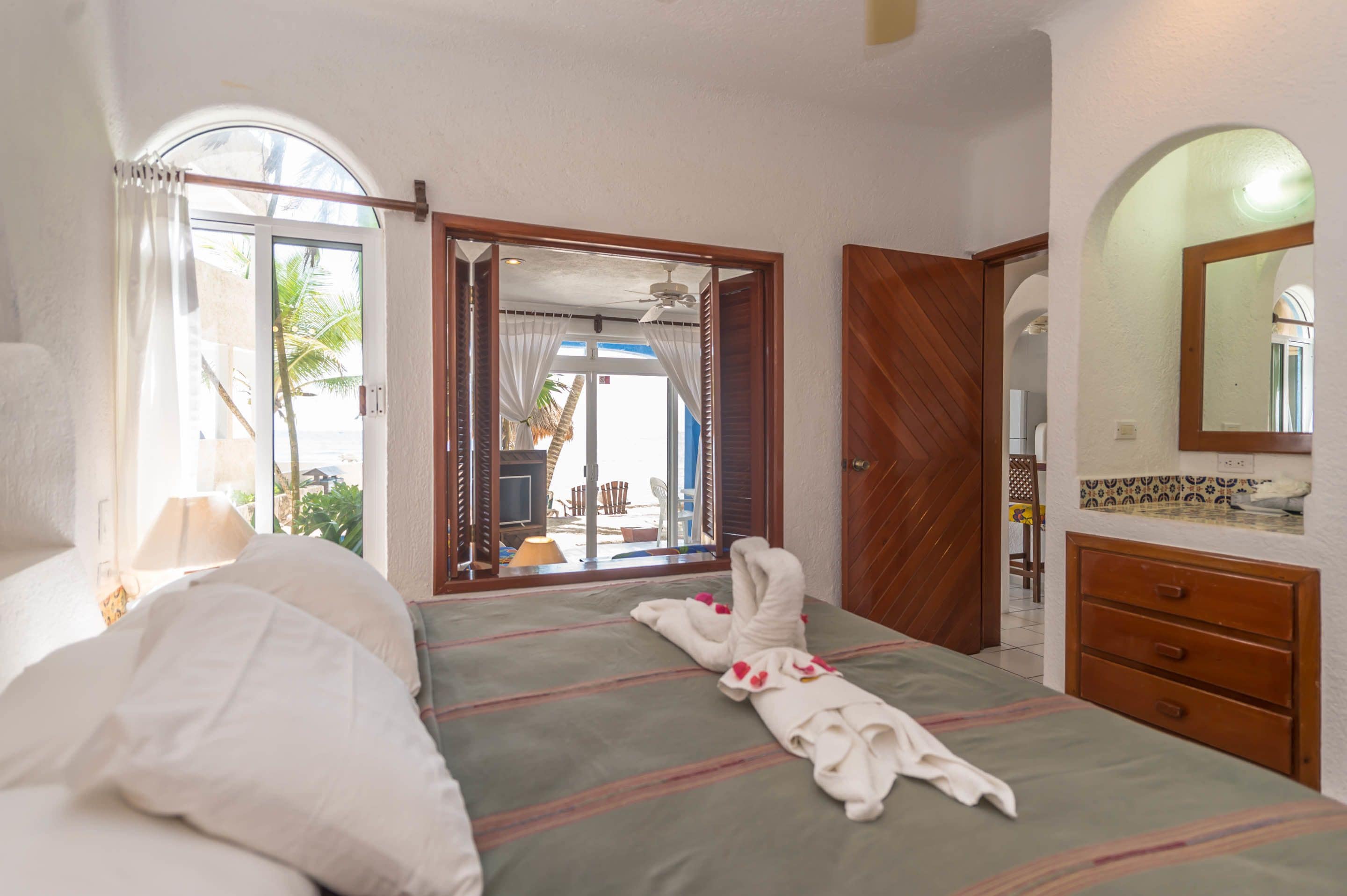Photo - Del Sol Beachfront Hotel and Condos