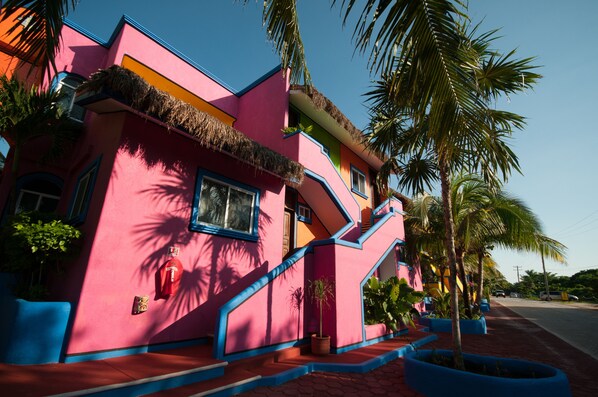 المنشأة من الخارج