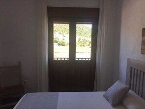Cribs/infant beds, rollaway beds, free WiFi - Hotel Almadrabeta (Barbate)