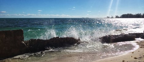 Plage privée, sable blanc, snorkeling, kayak