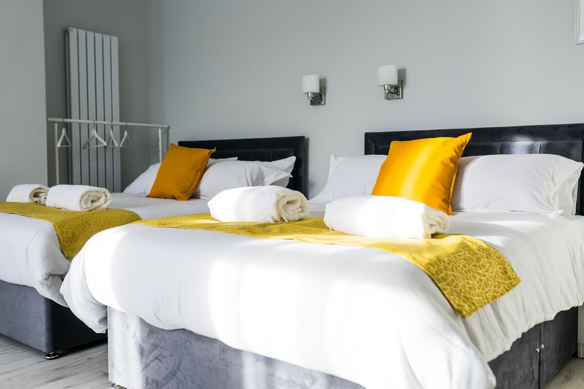 Basic Quadruple Room | Individually decorated, individually furnished, desk, iron/ironing board
