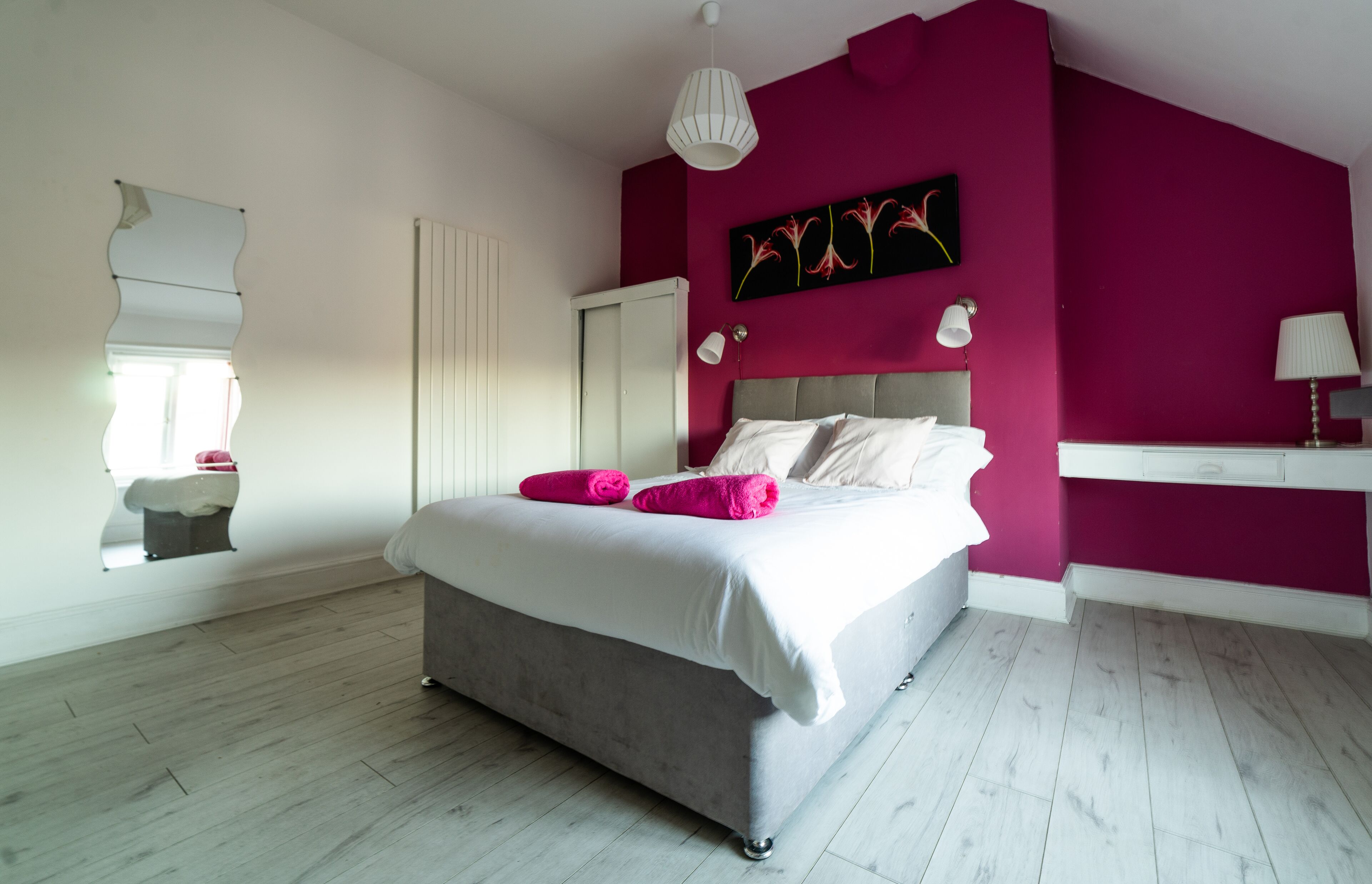 Double Room, 1 Double Bed, Shared Bathroom (Rose) | Individually decorated, individually furnished, desk, iron/ironing board