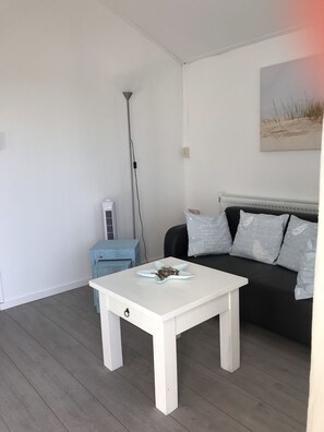 บ้านเคลื่อนที่ (Dirkshorn 615) | ห้องนั่งเล่น | ทีวีจอแบน