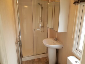 Mobile Home, 2 Bedrooms (Summersun 1) | Bathroom | Shower