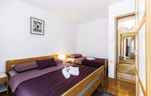 3 Schlafzimmer, Reisekinderbett, kostenloses WLAN, Bettwäsche