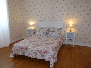 Soundproofing, iron/ironing board, free cots/infant beds, free WiFi