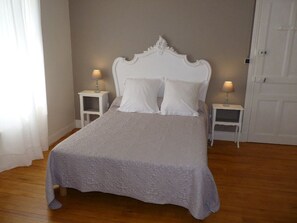 Soundproofing, iron/ironing board, free cribs/infant beds, free WiFi