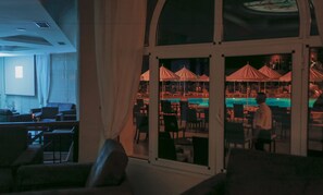 3 bars/lounges, poolside bar, beach bar - Hotel  Telemaque Beach & Spa  - Families and Couples Only (Mezraia)