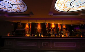 3 barer/lounger, bassengbar og strandbar
