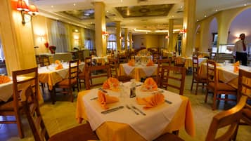 Desayuno buffet incluido todos los días