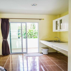 Familie tweepersoonskamer, 2 queensize bedden | Een minibar, een bureau, verduisterende gordijnen, gratis wifi