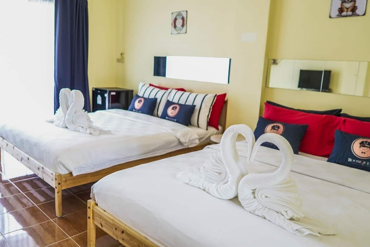 Chambre Double Familiale, 2 grands lits | Minibar, bureau, rideaux occultants, Wi-Fi gratuit
