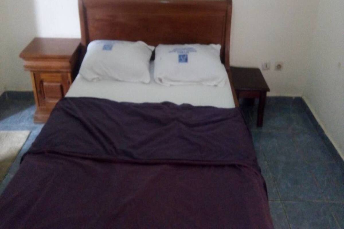 Classic Single Room, 1 Bedroom, Non Smoking, Courtyard View | WiFi (free), individually decorated, individually furnished, bed sheets