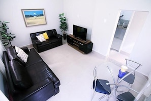 Apartment (D037) | Living area | Flat-screen TV - Rio Spot Apartments 1118 (Rio de Janeiro)