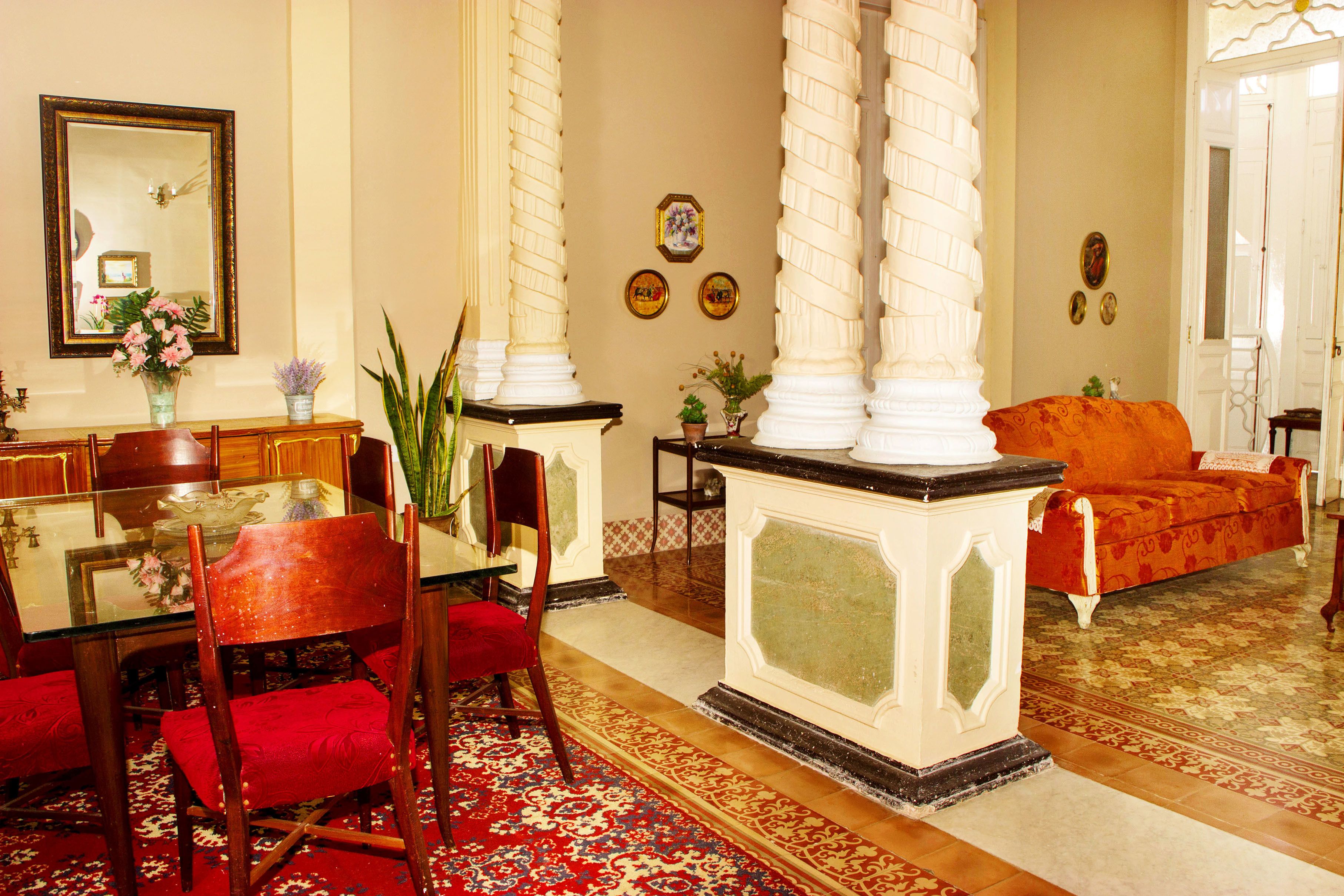 classic triple room | living room