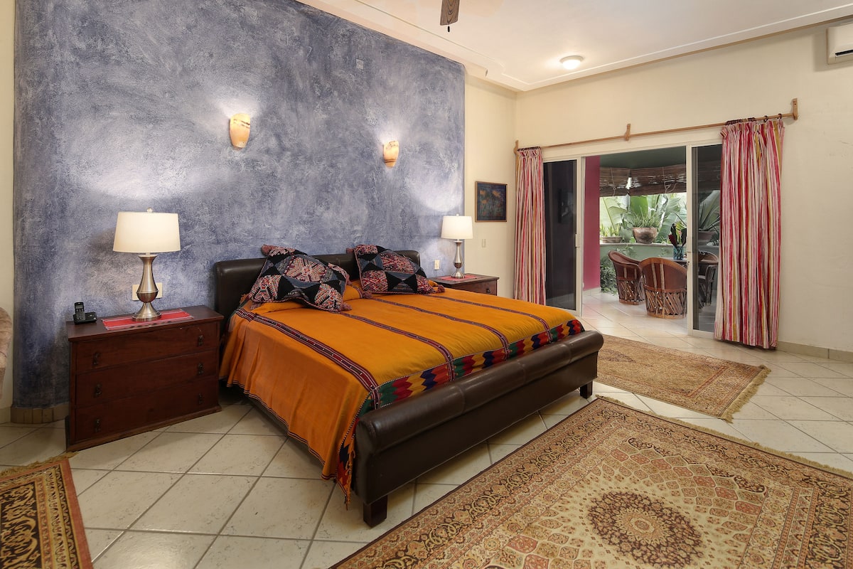 Master Suite | Free WiFi