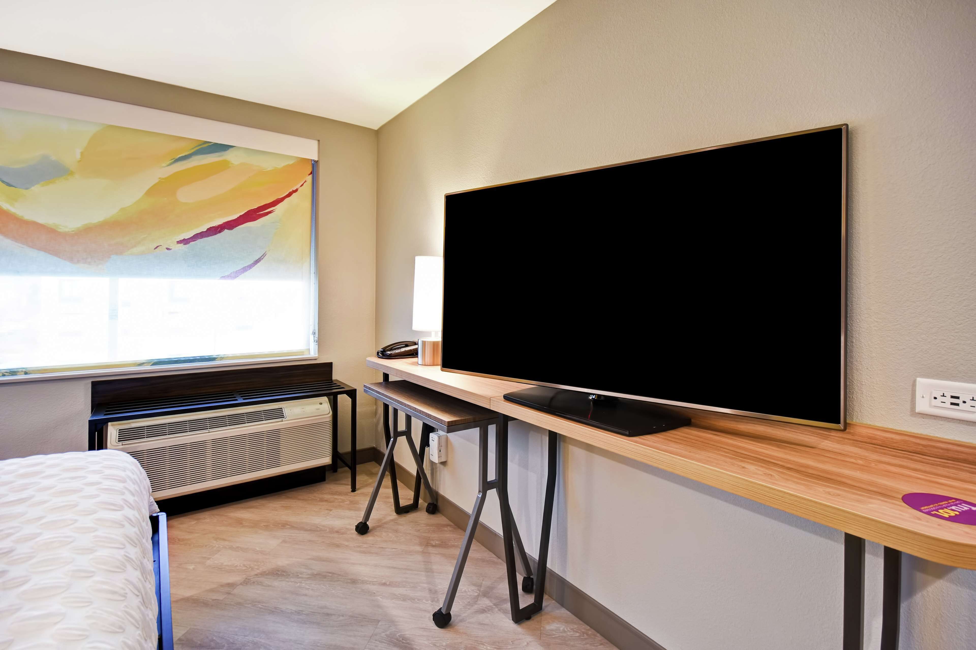 1 bedroom, in-room safe, desk, blackout curtains