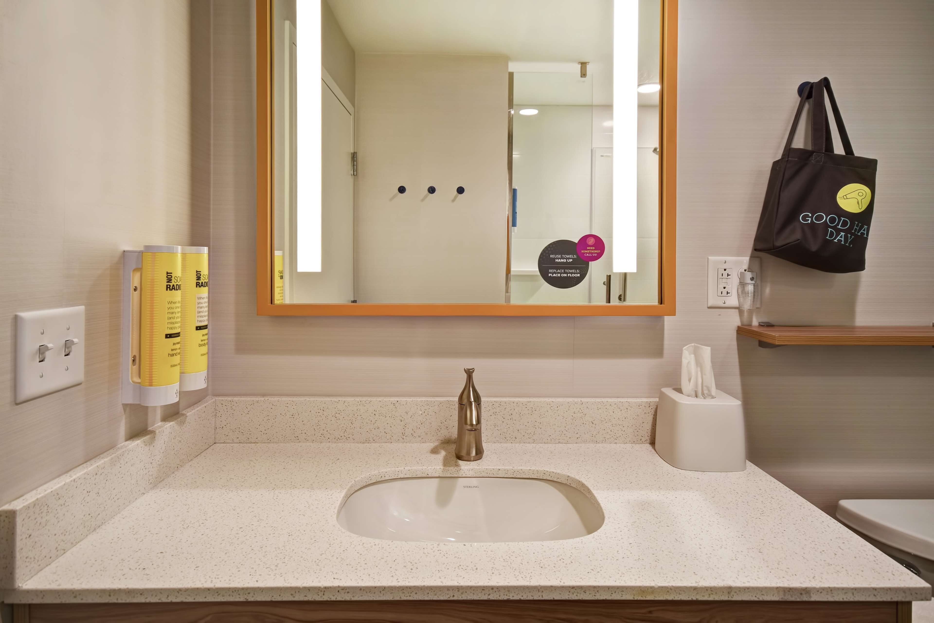 1 bedroom, in-room safe, desk, blackout curtains