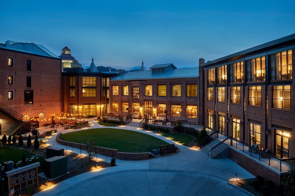 The Foundry Hotel Asheville, Curio Collection by Hilton