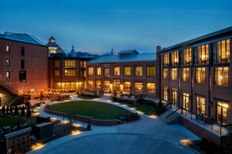 The Foundry Hotel Asheville, Curio Collection by Hilton - Image 2