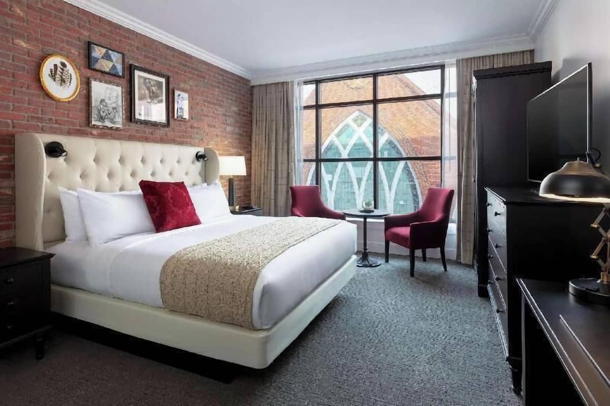 Egyptian cotton sheets, premium bedding, down comforters, pillowtop beds