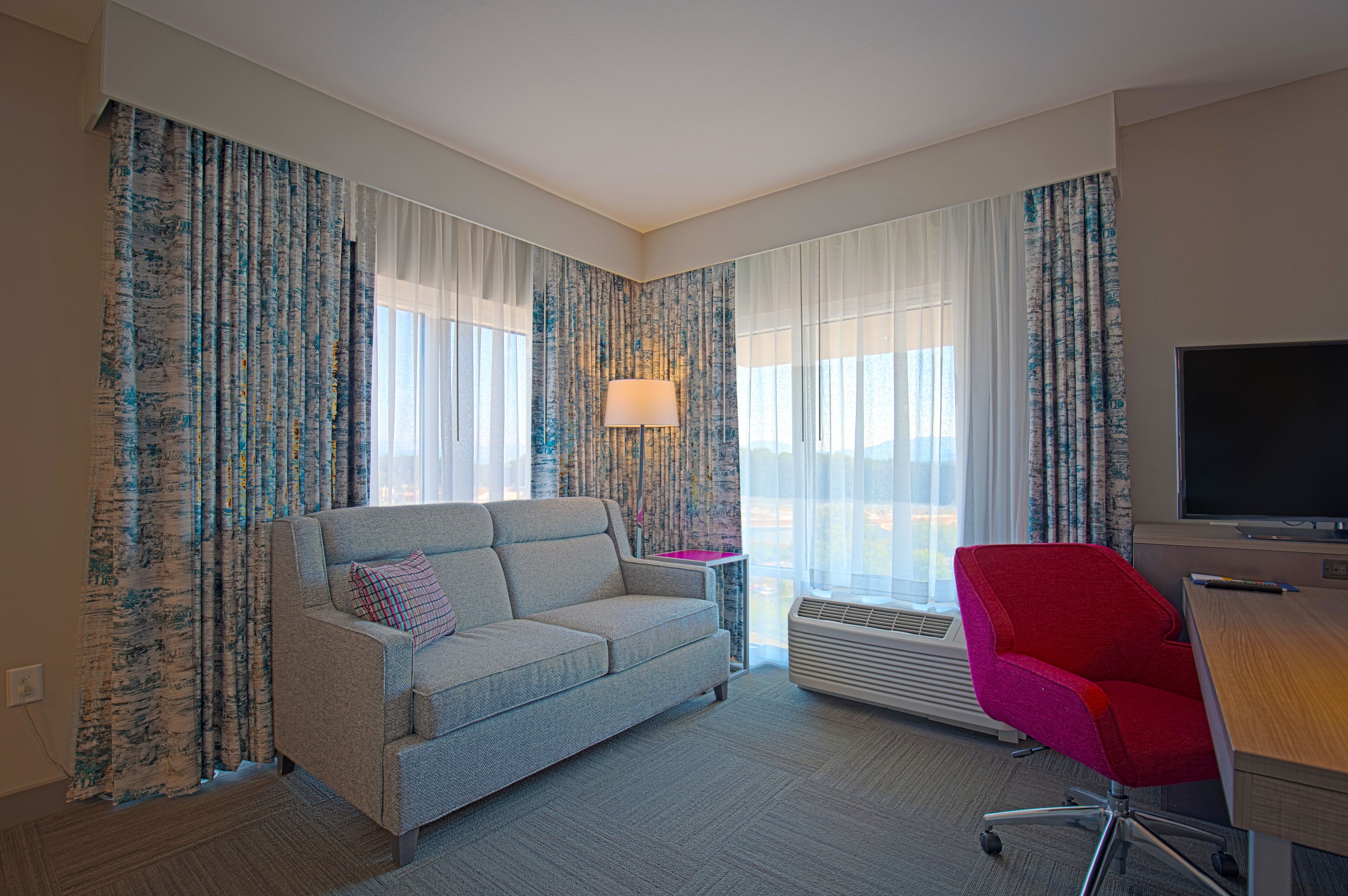 studio, 1 king bed, refrigerator (with sofa) | hypo-allergenic bedding, desk, blackout curtains, iron/ironing board