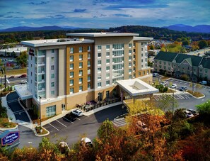 Exterior - Hampton Inn & Suites Asheville Biltmore Area (Asheville)