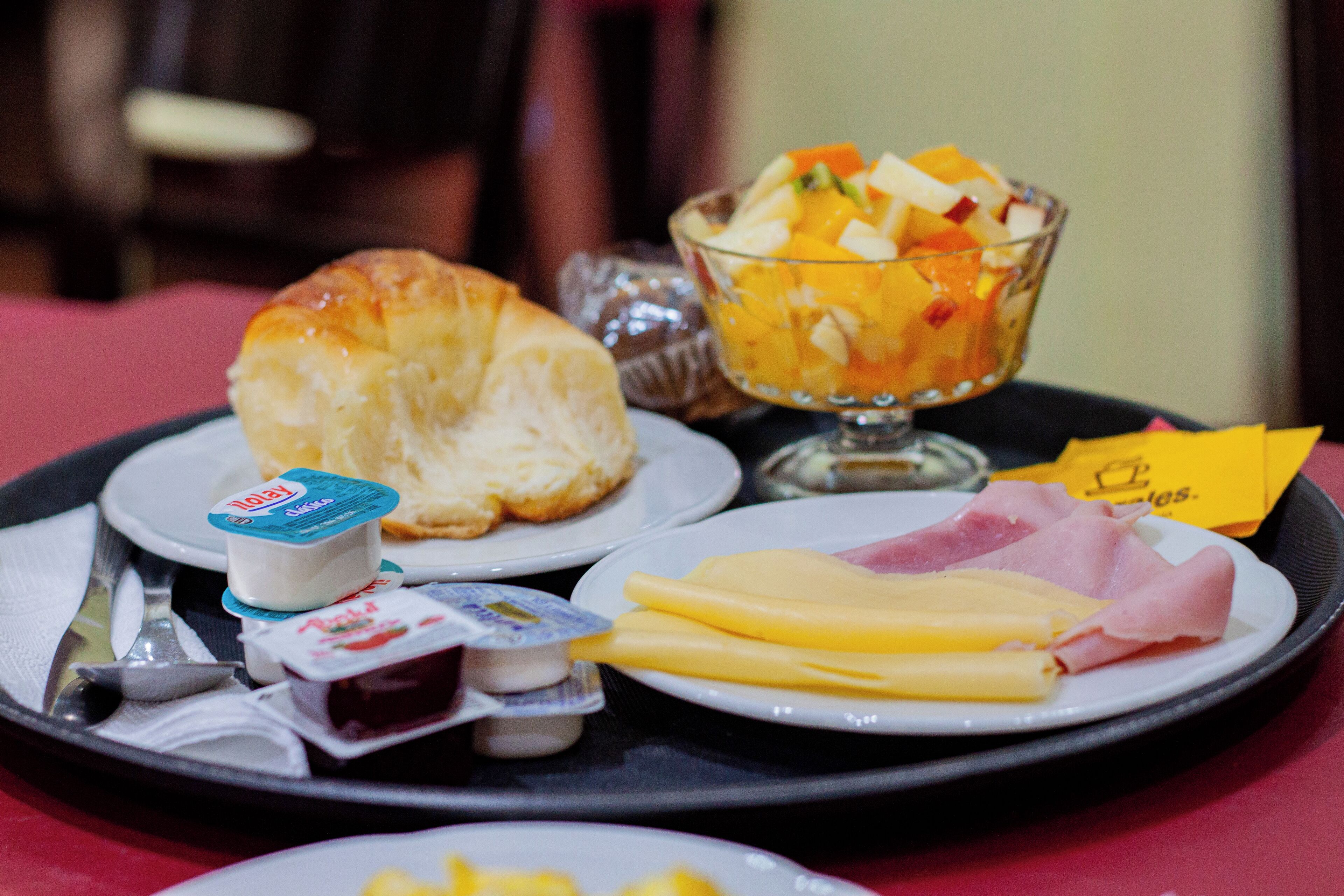 free buffet breakfast