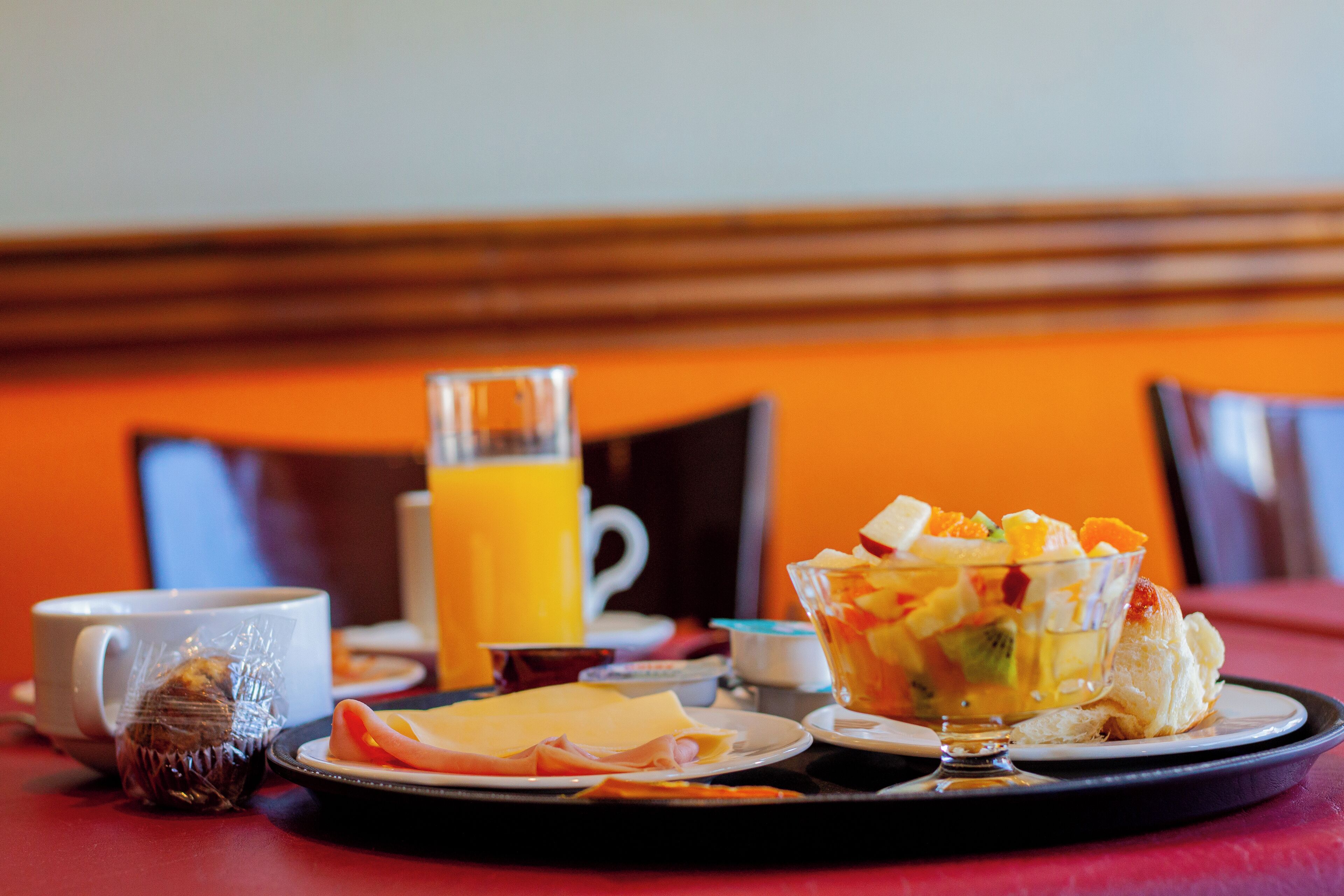 free buffet breakfast