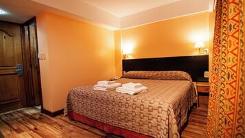 Minibar, in-room safe, desk, free cots/infant beds