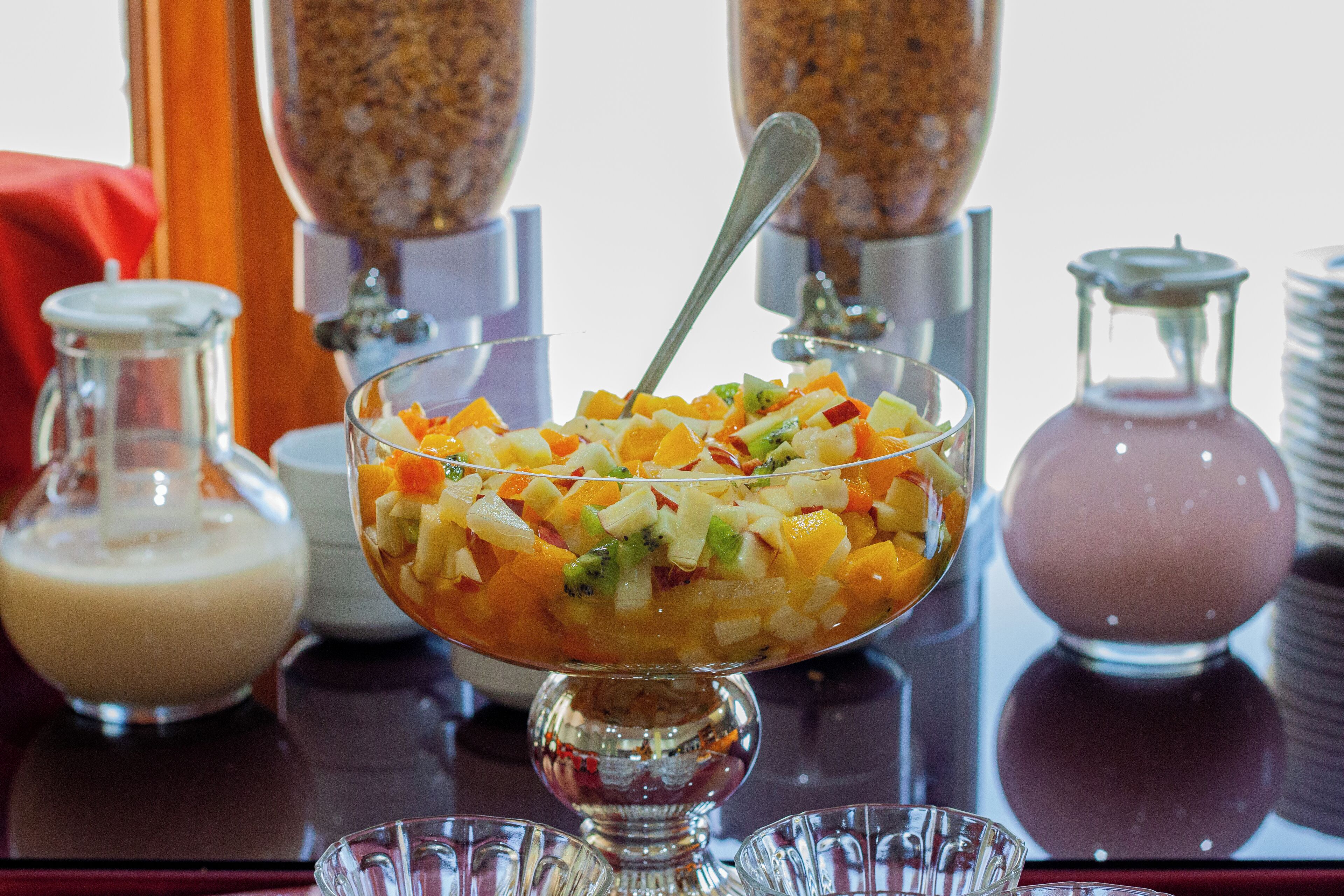 free buffet breakfast