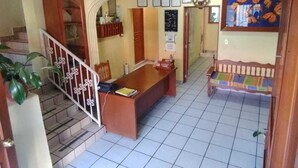 Interior entrance - Hotel Monarca (Uruapan)