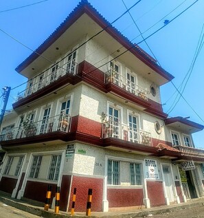 Property entrance - Hotel Monarca (Uruapan)