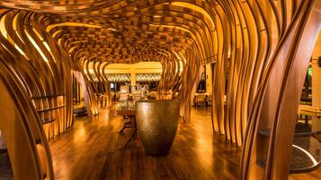3 restaurants; breakfast, lunch, dinner and brunch served