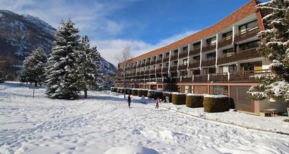 Snowfront Studio for 4 Near Slopes and Lift with Summer Pool
